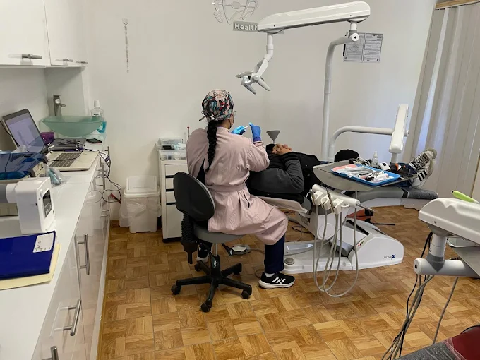 Consulta de ortodoncia o tratamiento dental